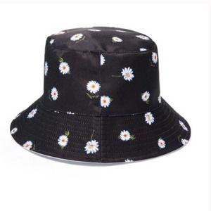 ALICE + OLIVIA by Stacey Bendet Reversible Daisy flower Bucket Hat NWT black